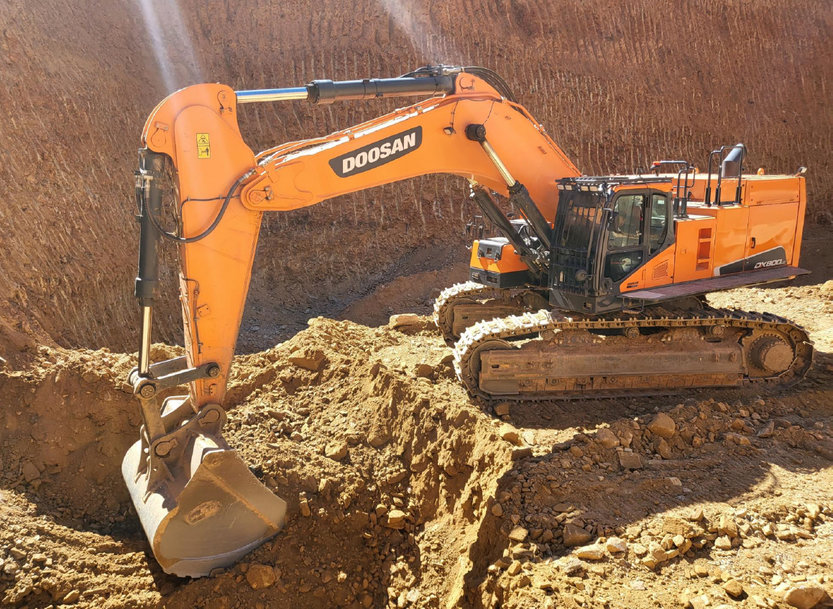 First Doosan DX1000LC-7 100 t Excavator Sold in Europe